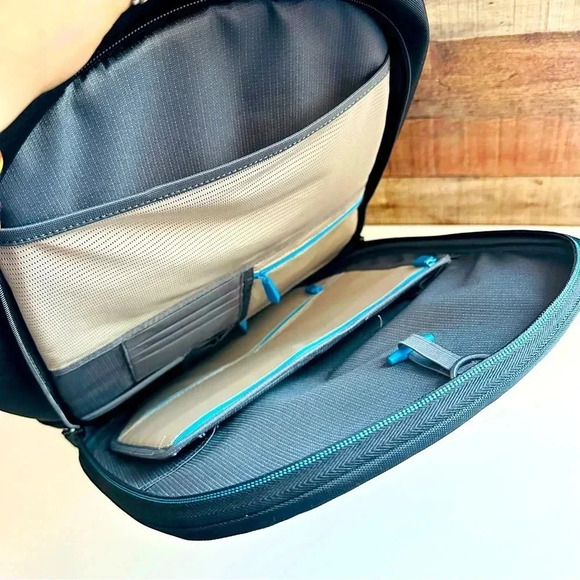 NWOT Mobile Edge Alienware Vindicator 2.0 Backpack for 15.6" Laptops - Picture 5 of 14